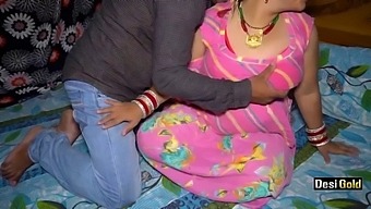 Desi Taxi Driver Gets Lucky With Indian Teen For Chudai