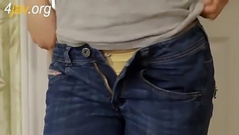 Full-Length Korean Movie Features A Milf And Her Friend